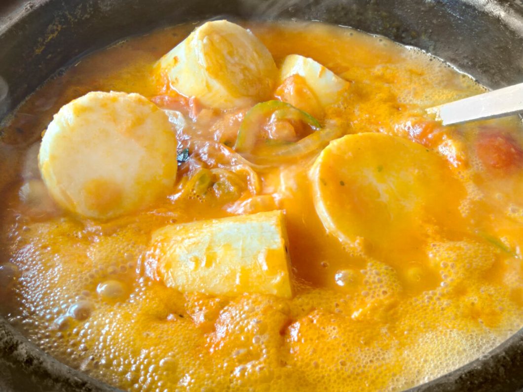 Moqueca de Palmito is a flavorful, aromatic, and comforting dish that brings a taste of Brazilian cuisine to the table in a vegetarian-friendly form. It’s perfect for a family meal or a festive gathering, offering a warm and hearty experience.